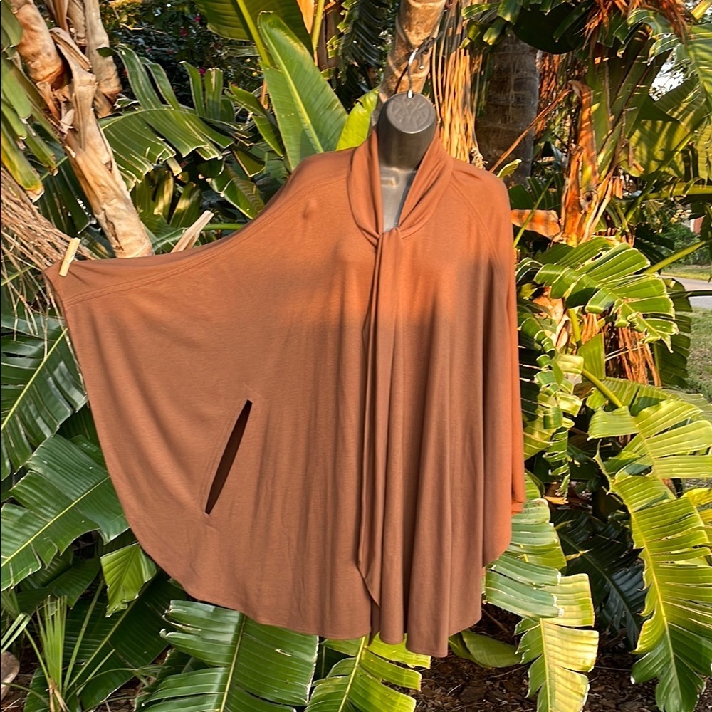 Anthracite by Muse front cape